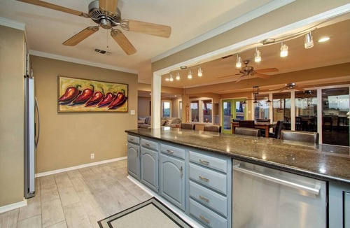 Barrett House | The riverway place at houston