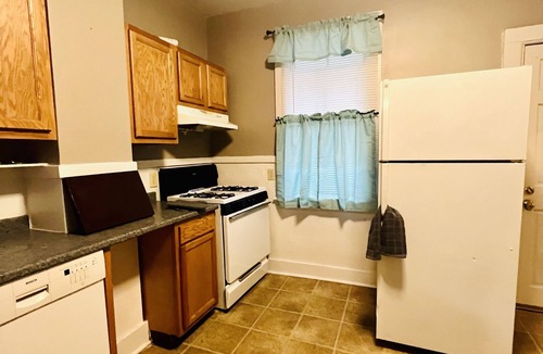 Albany Apartment | The Rizzy Apartment