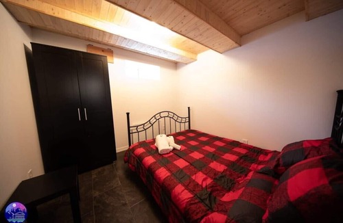 Trois-Rives Ski Chalet | The Road Shack | spa | dogfriendly