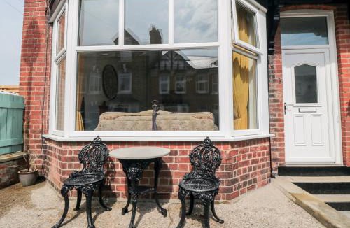 Muston House | The Robins