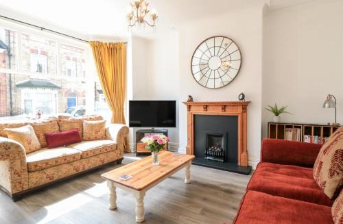 Muston House | The Robins