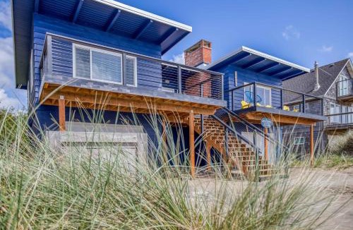 Kiwanda Shores House | The Rock Inn Yacht - Meredith Lodging