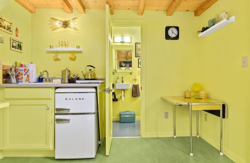 Kerns Hotel | The Rock n Roll - Custom Tiny Home w/1950's Vibe