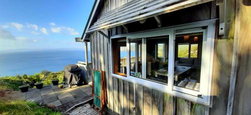 Tuateawa House | The Rock