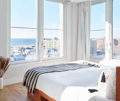 Queens Hotel | The Rockaway Hotel