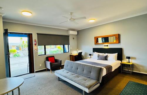 Westshore Hotel | The Rocks Motel