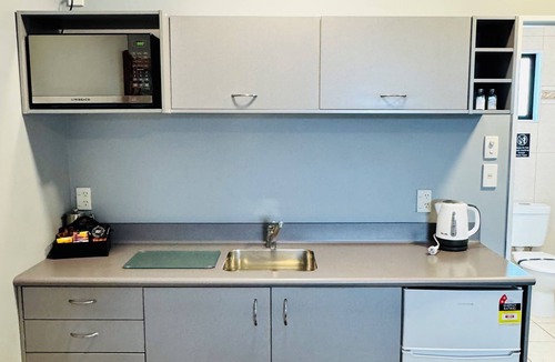 Westshore Hotel | The Rocks Motel