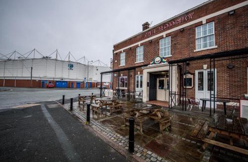 Warrington Hotel | The Rodney