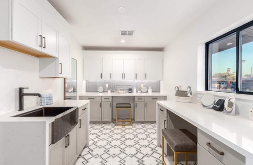 Scottsdale Country Acres House | The Rody - Mins to Old Town with Heated Pool, Games, Fast Wifi and More.