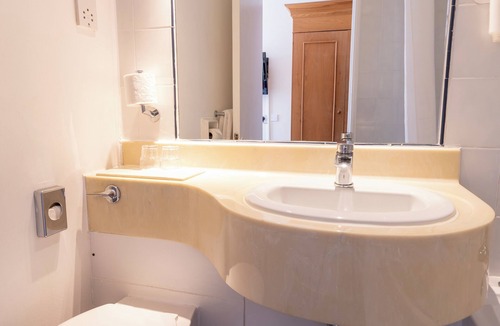 Wych Cross Hotel | The Roebuck Hotel by Greene King Inns