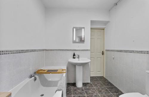 Roker House | The Roker Pier View