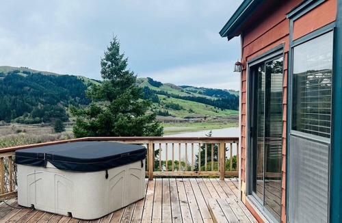 Gold Beach Cabin | The Rolling Rogue Cabin #49