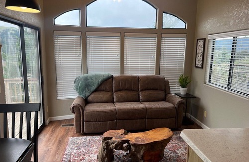 Gold Beach Cabin | The Rolling Rogue Cabin #49