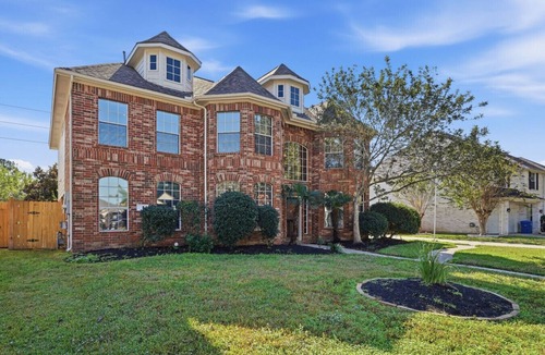 Atascocita House | The Roman 2 | Spacious Home with Pool & Game Lounge