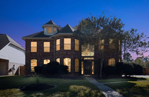 Atascocita House | The Roman 2 | Spacious Home with Pool & Game Lounge