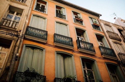 Les Remparts Apartment | The Romantic Suite with Jacuzzi