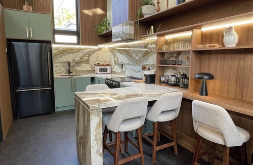 Parkdale House | The Roncy Den ~a boutique laneway house