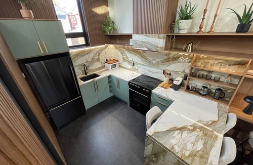 Parkdale House | The Roncy Den ~a boutique laneway house