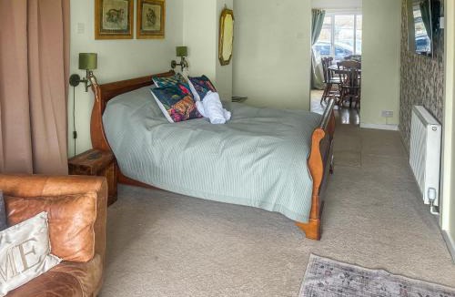 Flemingston House | The Room Next Door