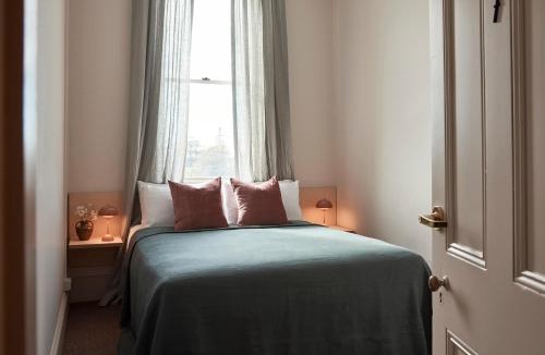 Milton Hotel | The Rooms Milton