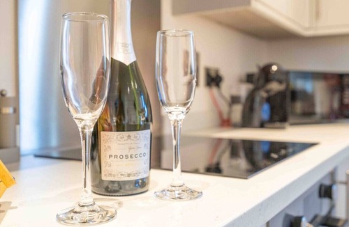 Thurlby House | The Roost: a riverside retreat