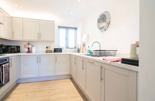 Thurlby House | The Roost: a riverside retreat