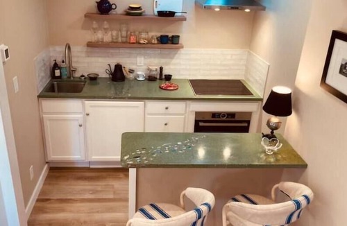 Healdsburg Apartment | The Roost - Garden Studio