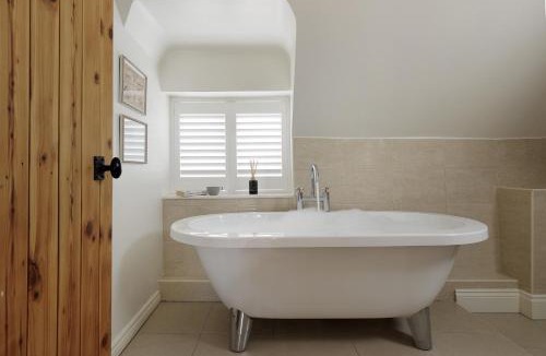 Coln St Aldwyns House | The Roost