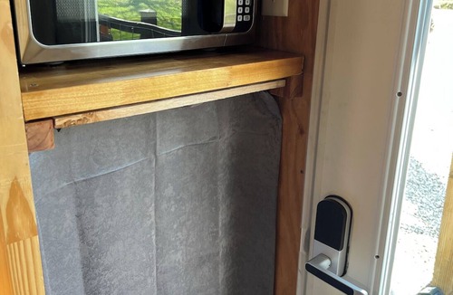 Keosauqua Cabin | The Roost Tiny Home -Cozy and Quiet 4 Season