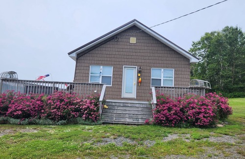 North Road Cottage | The Roosters Cottage of Habour De Lute on Campobello Island