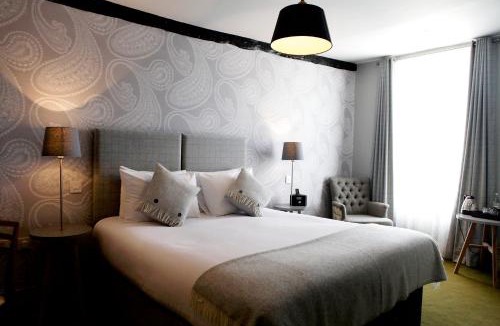 Warwick Town Centre Hotel | The Rose and Crown