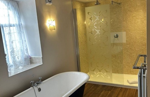 Wisbech Hotel | The Rose and Crown Hotel