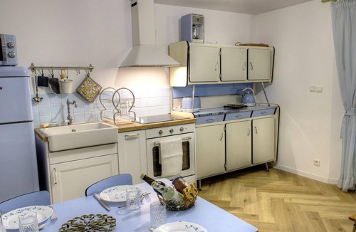 Speracedes House | The Rose and the Wolf - SPERACEDES