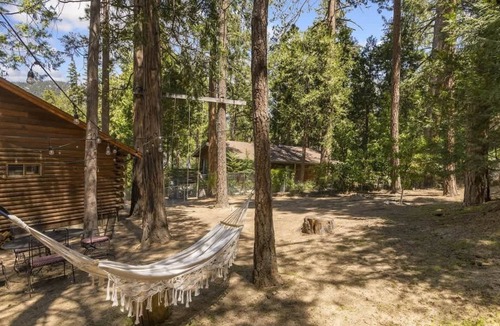 Idyllwild Cabin | The Rose Cabin with a spa