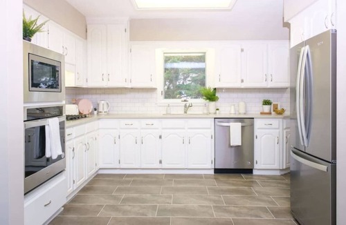 Ruthven House | The Rose Cottage: on the Lake - Stay with Us!