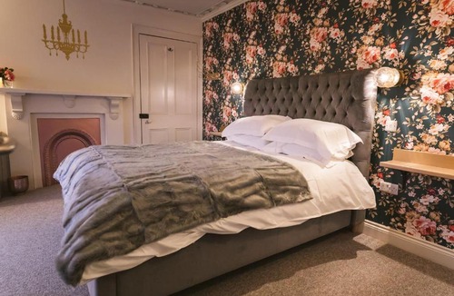 Godalming Hotel | The Rose & Crown