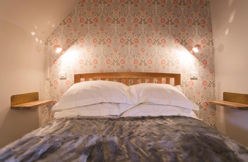 Godalming Hotel | The Rose & Crown