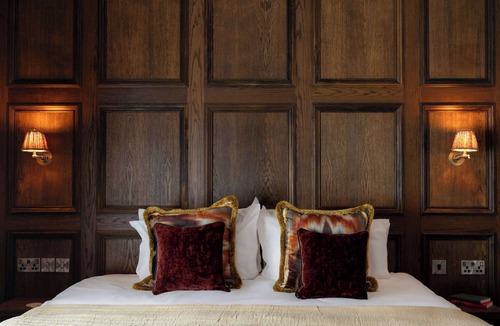 Village Hotel | The Rose & Crown Wimbledon