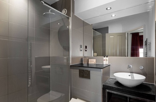 Village Hotel | The Rose & Crown Wimbledon