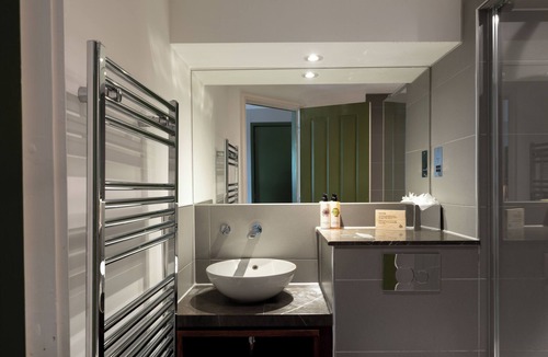 Village Hotel | The Rose & Crown Wimbledon