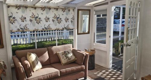 Woodville House | The Rose