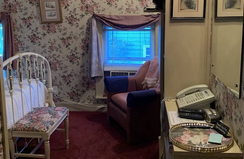 Brockport Bed & Breakfast | The Rose Room at The Victorian