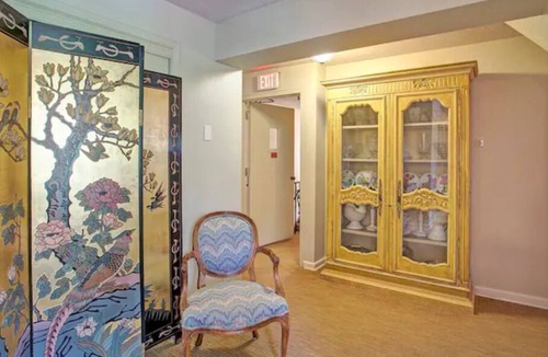 Jamestown Bed & Breakfast | The Rose Room at The Oaks Hotel