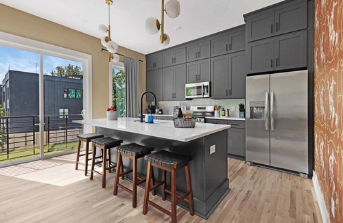 Hurwood Heights House | The Rosedale | Rooftop Retreat by Geodis Park!
