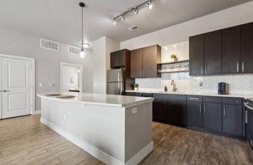 Dallas Apartment | The Rosewood Villa