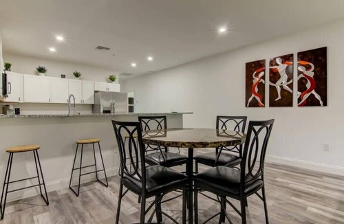 Memphis House | The Rosezena Experience.