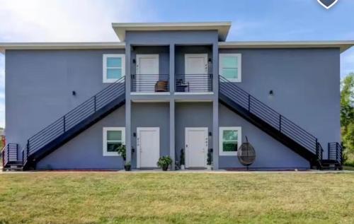Memphis Apartment | The Rosezena Experience