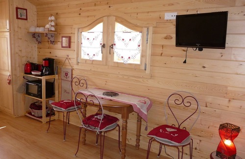 Chateaurenard Cottage | THE ROULOTTE DU SOLEIL