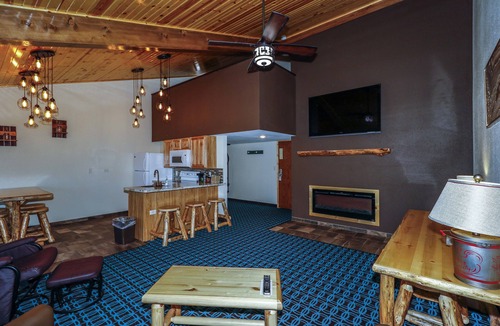 Spring Green Cabin | The Round Barn Lodge