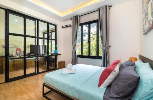 Delicias House | The Roundabout Hideout Room 1